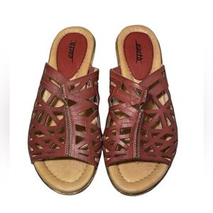 Earth Leather Sugarpine Regal Red Wedge Sandals Women’s Size 9.5